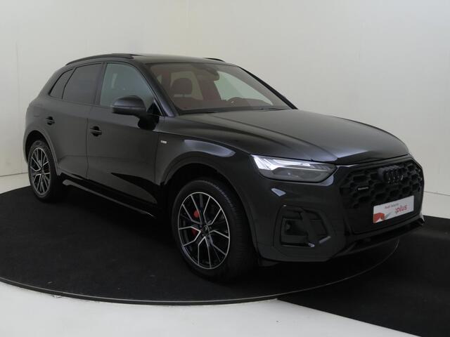 Audi Q5 55 TFSI e S edition Competition | Panoramadak | Trekhaak | 360 camera | Bang & Olufsen | Lederen bekleding 'Valcona' | Parkeerasisstent | Stoel- en stuurwielverwarming | Dodehoek detectie | Navigatie Plus |