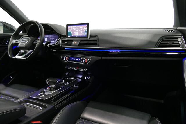Audi Q5 55 TFSI e quattro S Edition Competition / Maxton Design Bodykit V.2 / RS Grill / Panoramadak / Elektr. verstelbare voorstoelen (links memory) / Stoelmassage / Apple Carplay - Android Auto / Matrix LED / Ambienteverlichting / Rondomzichtcamera / Dodehoekde