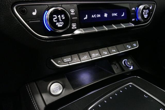 Audi Q5 55 TFSI e quattro S Edition Competition / Maxton Design Bodykit V.2 / RS Grill / Panoramadak / Elektr. verstelbare voorstoelen (links memory) / Stoelmassage / Apple Carplay - Android Auto / Matrix LED / Ambienteverlichting / Rondomzichtcamera / Dodehoekde