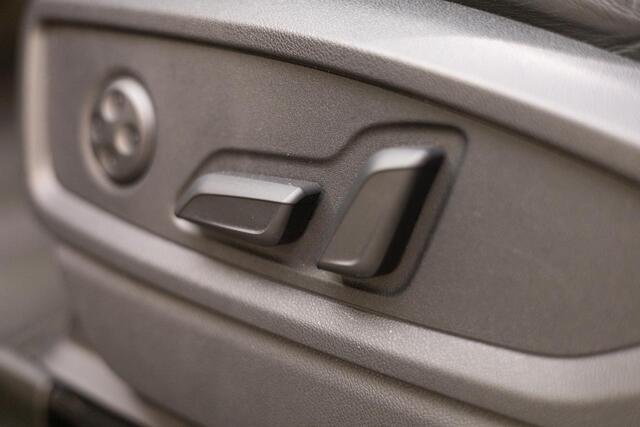 Audi Q5 Sportback 55 TFSI e S edition | Panoramadak | 36 camera | Trekhaak |
