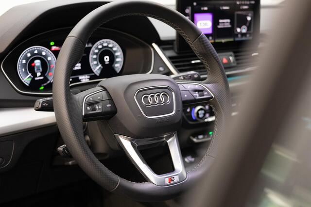Audi Q5 Sportback 55 TFSI e S edition | Panoramadak | 36 camera | Trekhaak |