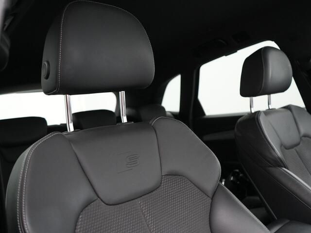 Audi Q5 55 TFSI e Quattro S Line Plug In Hybrid 367pk PHEV | Adaptive Cruise | Alcantara Sportstoelen Massage | 20"L.M | Keyless | DAB | Navi | Stoelverwarming | El. Achterklep |