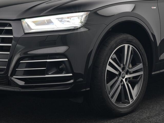 Audi Q5 55 TFSI e Quattro S Line Plug In Hybrid 367pk PHEV | Adaptive Cruise | Alcantara Sportstoelen Massage | 20"L.M | Keyless | DAB | Navi | Stoelverwarming | El. Achterklep |
