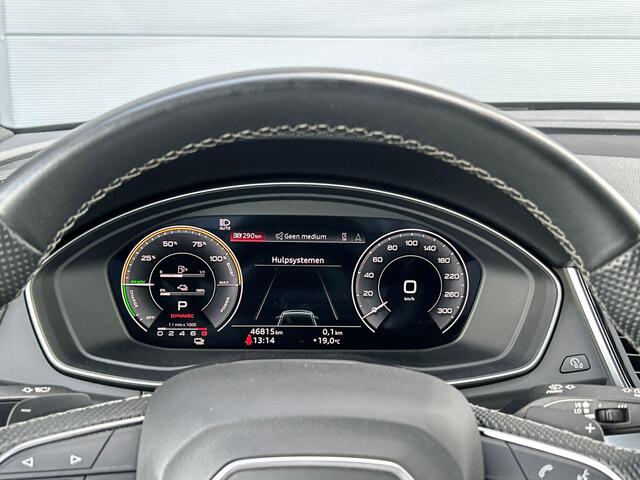 Audi Q5 50 TFSI e S edition 299 pk S-tronic | SOH 99% | Navigatie | Parkeersensoren | Achteruitrijcamera | Autom. airco (3 zones) | Lichtmetalen velgen 20" | S-Line |