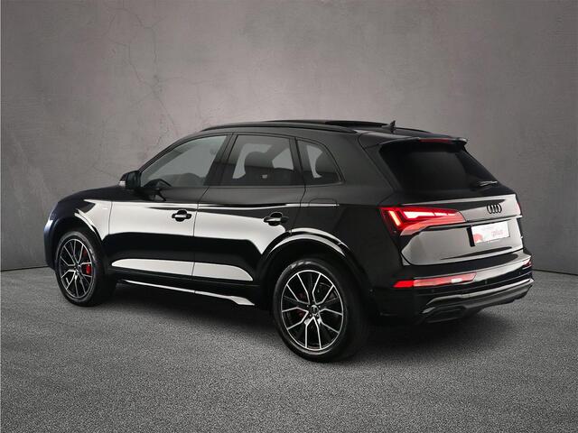 Audi Q5 55 TFSI e S edition Competition | Pano | B&O | Trekhaak | Matrix | ACC | 360 Camera | Optiek Zwart | Tour | City | Parking |
