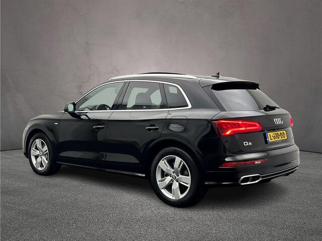 Audi Q5 55 TFSI e quattro Competition 367PK | Luchtvering| Trekhaak | Panorama dak | Stoelverwarming | Comfortsleutel | Adaptive-Cruise | Elekt.vert.Stoelen |