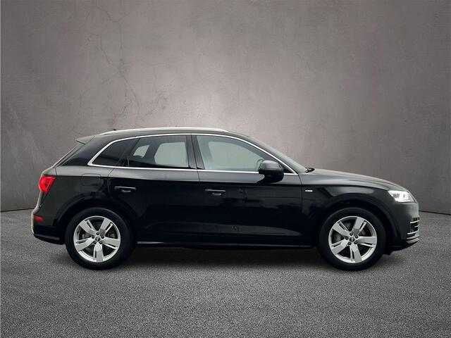 Audi Q5 55 TFSI e quattro Competition 367PK | Luchtvering| Trekhaak | Panorama dak | Stoelverwarming | Comfortsleutel | Adaptive-Cruise | Elekt.vert.Stoelen |