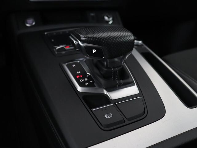 Audi Q5 50 TFSIe quattro S edition | B&O 3D Sound | Stoelverwarming | Carplay | Virtual Cockpit | Sportstoelen | Navigatie Plus | Full LED | Half leder | Parkeerhulp | Keyless | 20'' lichtmetalen velgen | S Line