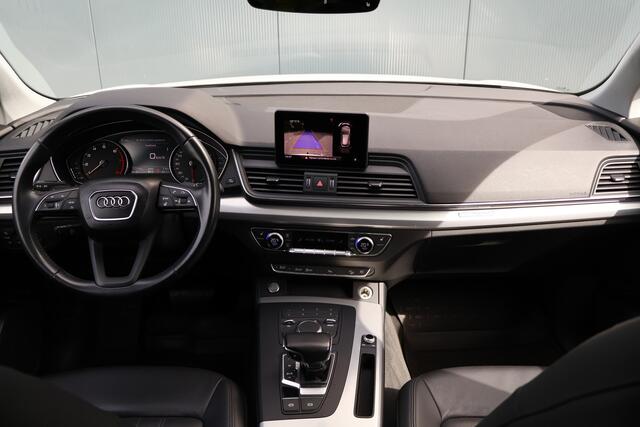 Audi Q5 2.0 TFSI quattro Sport Black Edition 252pk | 20 Inch | Leer | Stoel- stuurverwarming | Camera | Trekhaak | Apple Carplay / Android Auto