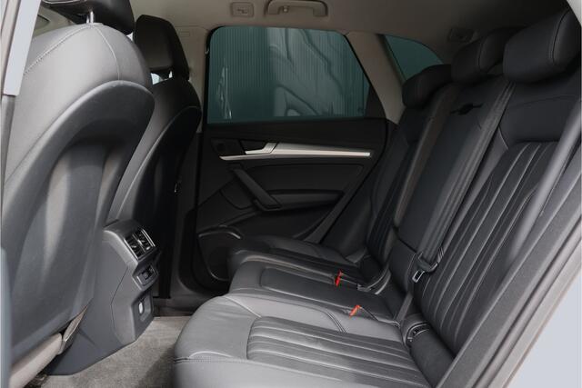 Audi Q5 2.0 TFSI quattro Sport Black Edition 252pk | 20 Inch | Leer | Stoel- stuurverwarming | Camera | Trekhaak | Apple Carplay / Android Auto