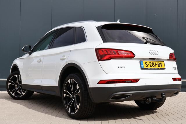Audi Q5 2.0 TFSI quattro Sport Black Edition 252pk | 20 Inch | Leer | Stoel- stuurverwarming | Camera | Trekhaak | Apple Carplay / Android Auto