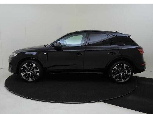 Audi Q5 55 TFSI e S edition Competition | Panoramadak | Trekhaak | Head-up display | Keyless | Dodehoek detectie | LED matrix verlichting | Virtual cockpit Plus |