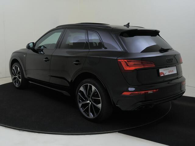Audi Q5 55 TFSI e S edition Competition | Panoramadak | Trekhaak | Head-up display | Keyless | Dodehoek detectie | LED matrix verlichting | Virtual cockpit Plus |