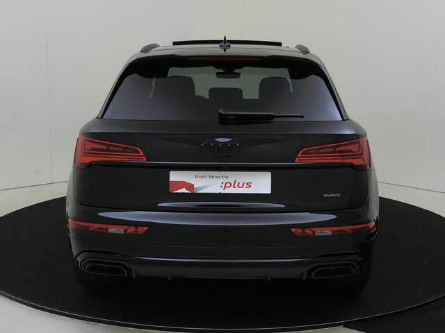 Audi Q5 55 TFSI e S edition Competition | Panoramadak | Trekhaak | Head-up display | Keyless | Dodehoek detectie | LED matrix verlichting | Virtual cockpit Plus |