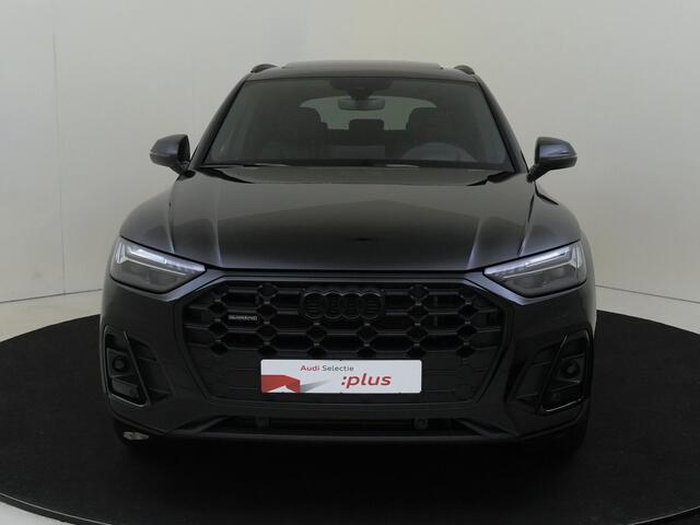 Audi Q5 55 TFSI e S edition Competition | Panoramadak | Trekhaak | Head-up display | Keyless | Dodehoek detectie | LED matrix verlichting | Virtual cockpit Plus |