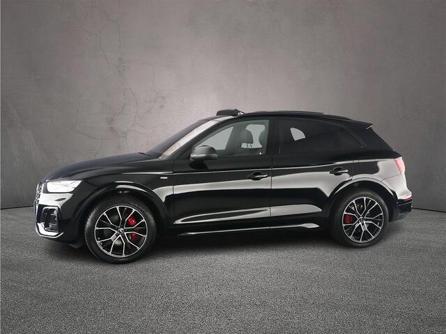 Audi Q5 50 TFSI e S edition | Pano | Luchtvering | B&O | Matrix | 360 Camera | Cruise | Optiek zwart | Ambient lighting |