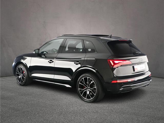 Audi Q5 50 TFSI e S edition | Pano | Luchtvering | B&O | Matrix | 360 Camera | Cruise | Optiek zwart | Ambient lighting |