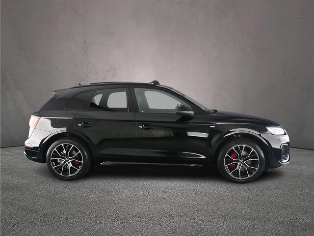 Audi Q5 50 TFSI e S edition | Pano | Luchtvering | B&O | Matrix | 360 Camera | Cruise | Optiek zwart | Ambient lighting |