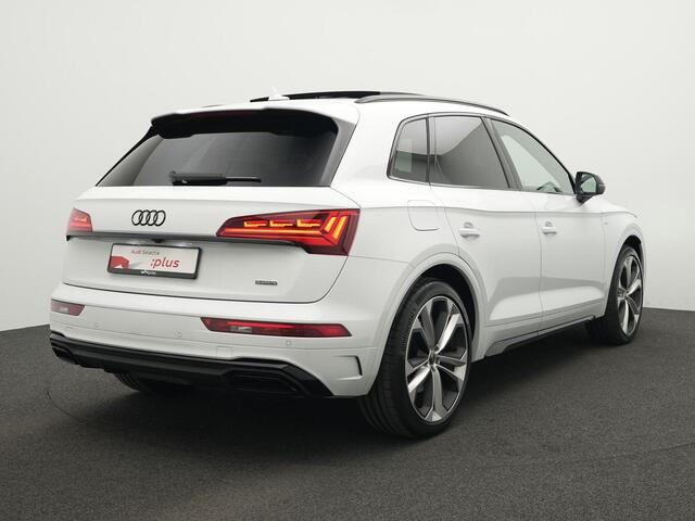Audi Q5 55 TFSI e 367 pk S-tronic quattro S edition Competition / S-Line | Panoramadak | Bang & Olufsen sound | Trekhaak | Matrix LED | Fijnnappa Leder | Standkachel | Stoel-/achterbankverwarming | 21 inch