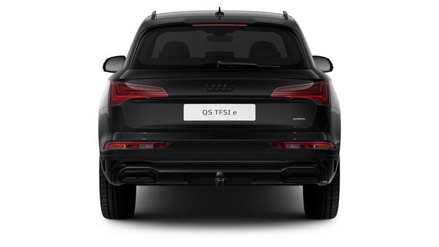 Audi Q5 55 TFSI e S edition Trekhaak - Privacy glas - Optiekpakket zwart plus - Zonwering - Comfort interieurvoorverwarming - MMI navigatie plus - Achterbank plus - Sportstoelen - Stoelen vóór verwarmbaar -