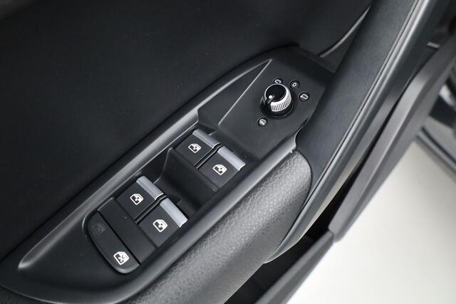 Audi Q5 2.0 TFSI quattro S-line | Pano | Trekhaak | Cruise | Stoelverw. | LED | 19''