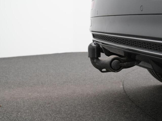 Audi Q5 55 TFSI e 367 pk S-tronic quattro Competition / S-Line | Panoramadak | Trekhaak | Matrix LED | Achteruitrijcamera | Adaptive Cruise