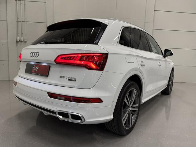 Audi Q5 55 TFSI e quattro Competition PANO/RS-LEER/B&O/ACC/360CAMERA/VIRTUAL/MATRIX/SFEER/KEYLESS/20"AUDI-SPORT/PRIVACY/PARK-ASSIST/GLETSCHERWEISS PARELMOER/VOLLEDIGE AUDI DEALER HISTORIE