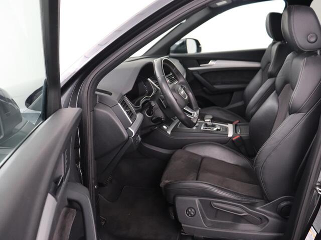 Audi Q5 55 TFSIe quattro S edition | Panoramadak | Carplay | Stoelverwarming | Trekhaak | Adaptive cruise | 20'' | Leder/Alcantara | Camera | Navigatie | DAB | Virtual Cockpit | Full LED | S Line | PHEV | Plug In