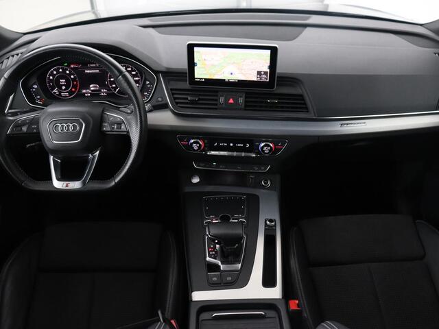 Audi Q5 55 TFSIe quattro S edition | Panoramadak | Carplay | Stoelverwarming | Trekhaak | Adaptive cruise | 20'' | Leder/Alcantara | Camera | Navigatie | DAB | Virtual Cockpit | Full LED | S Line | PHEV | Plug In