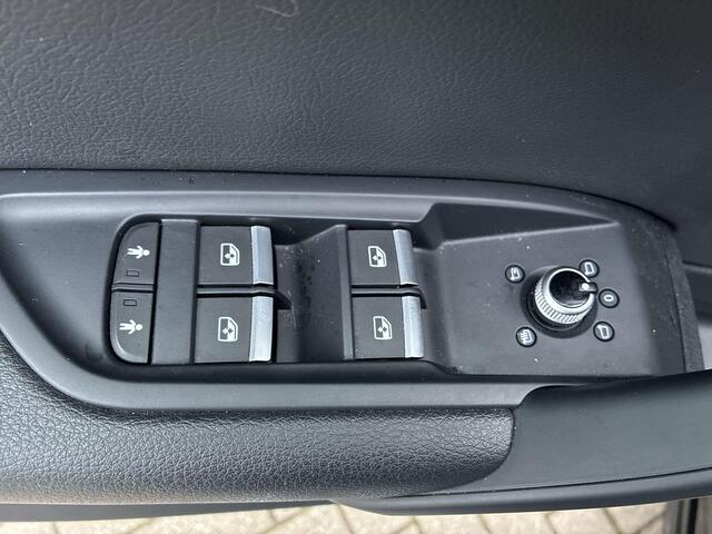 Audi Q5 55 TFSIe 367pk S-tronic Quattro Competition · Panoramadak · S-line · Elek. Trekhaak · Luchtvering · Apple/Android Car Play · Camera · 19'' Inch ·