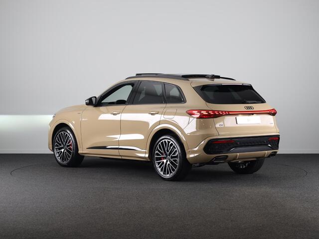 Audi Q5 2.0 TFSI e-hybrid quattro S edition Competition 367pk | Tech Plus Pakket | MMI experience pro | Glazen panoramadak | Tech plus | Privacy glas |