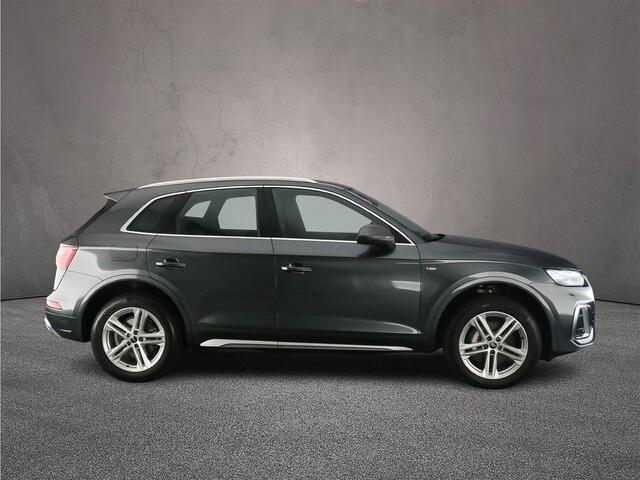 Audi Q5 50 TFSI e S edition | Matrix-led | Achteruitrijcamera | Cruise control | Headup | Audi sound | City | Keyless |