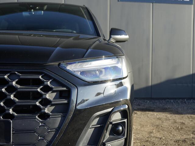 Audi Q5 55 TFSI e S edition One Carbon Ext. delen / 3x S-Line / Rode remkl. / 360 camera / Blackstyle / 21'' LM velgen Audi Sport / Matrix / Head-Up / Trekhaak