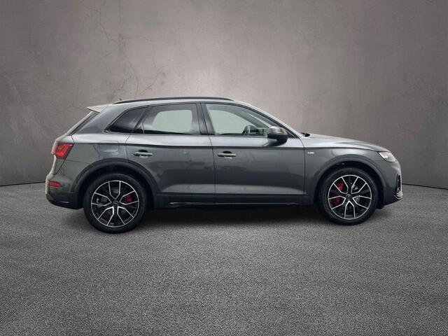 Audi Q5 50 TFSI e S edition Competition | Luchtvering | Pano | City | Tour | Matrix-led | Achteruitrijcamera | Audi Sound |