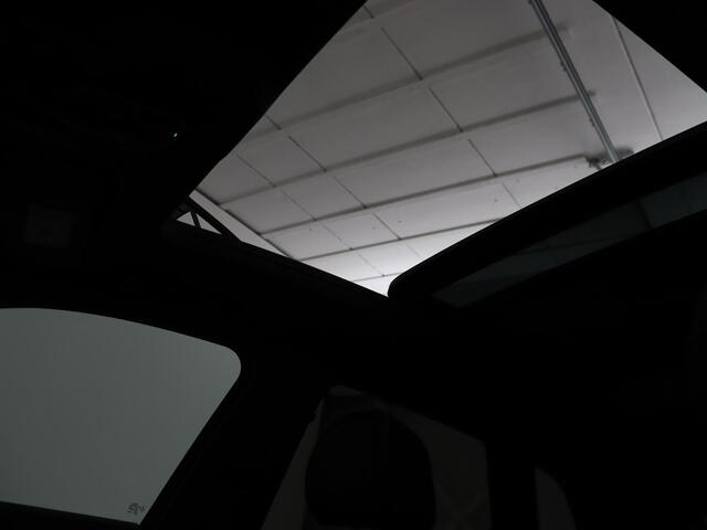 Audi Q5 2.0 TFSI S line | Panoramadak | Stoelverwarming | Virtual Cockpit | Camera | Carplay | Keyless | Side Assist | Full LED | Navigatie | Half leder | Sportstoelen | Parkeerhulp | Cruise control