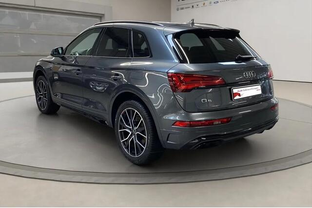 Audi Q5 50 TFSI e S edition Audi virtual cockpit 20 Inch Trekhaak Zwart optiek Pano Leer