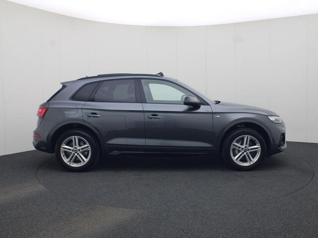Audi Q5 50 TFSIe 220kW/299PK S Line · Panoramadak · Apple/Android Car Play · Adaptive Cruise Control · Leder/stof · Drive select