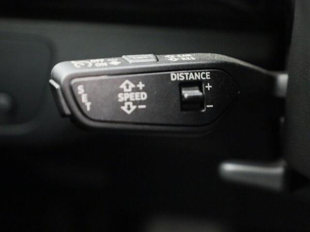 Audi Q5 50 TFSIe 220kW/299PK S Line · Panoramadak · Apple/Android Car Play · Adaptive Cruise Control · Leder/stof · Drive select