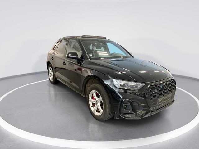 Audi Q5 50 TFSIe 299pk S-tronic S edition · Panoramadak · Keyless · Camera · Apple/Android Car Play · Zwart Optiek · 18'' Inch ·