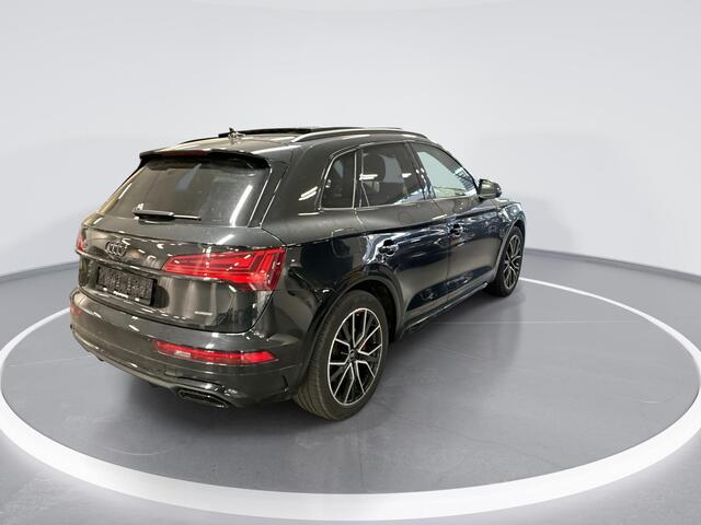 Audi Q5 55 TFSIe 367pk S-tronic S edition Competition · Panoramadak · Camera · Luchtvering · Elek. Achterklep · Keyless · Apple/Android Car Play · 20'' Inch ·
