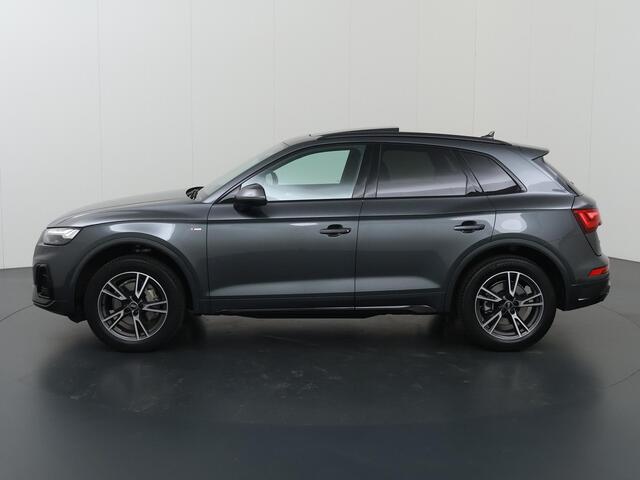 Audi Q5 40 TFSI S edition | Panoramadak | Sportstoelen | Virtual Cockpit | Navigatie | Camera | DAB | Stoelverwarming | Adaptieve Cruise Control | Ele. kofferdeksel | Ele.wegklapbare trekhaak | Ele.verstelbare stoel | Matrix LED | NL Auto |