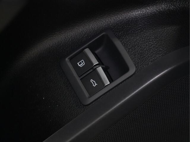 Audi Q5 50 TFSIe 300pk S-line Quattro | Matrix-LED | Leder | Camera | 20" | Carplay