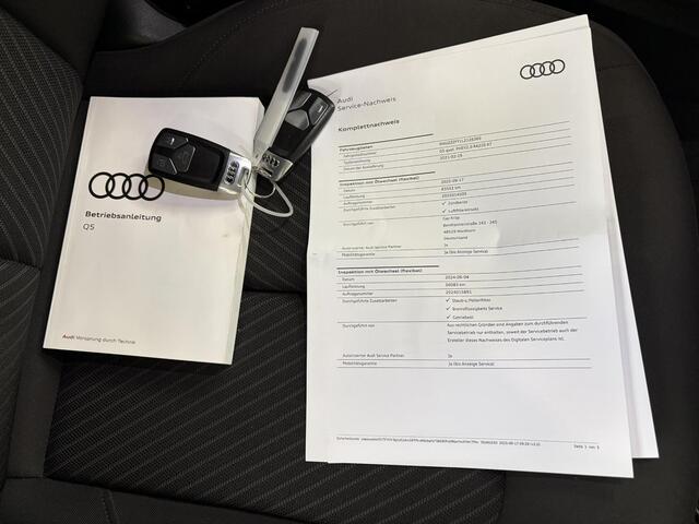 Audi Q5 50 TFSI e quattro S edition / Elektrisch wegklapbare trekhaak (1750 KG) / Achteruitrijcamera / Stoelverwarming / Navigatie / Adaptieve cruise control