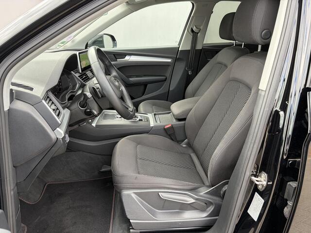 Audi Q5 50 TFSI e quattro S edition / Elektrisch wegklapbare trekhaak (1750 KG) / Achteruitrijcamera / Stoelverwarming / Navigatie / Adaptieve cruise control