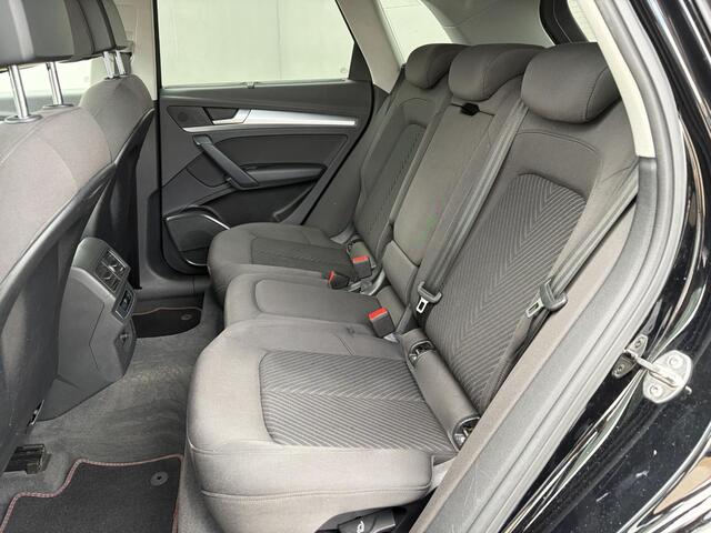 Audi Q5 50 TFSI e quattro S edition / Elektrisch wegklapbare trekhaak (1750 KG) / Achteruitrijcamera / Stoelverwarming / Navigatie / Adaptieve cruise control