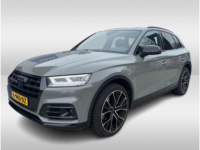 Audi Q5 2.0 TFSI quattro Sport S Line Black Edition / Full option! / Trekhaak / Panoramadak / Camera / Head-up / RS Seats / Luchtvering / B&O / 21'' / Carbon intr. / Standverwarming / Matrix LED / Stoel+Stuurverwarming / CarPlay / Dodehoek / D
