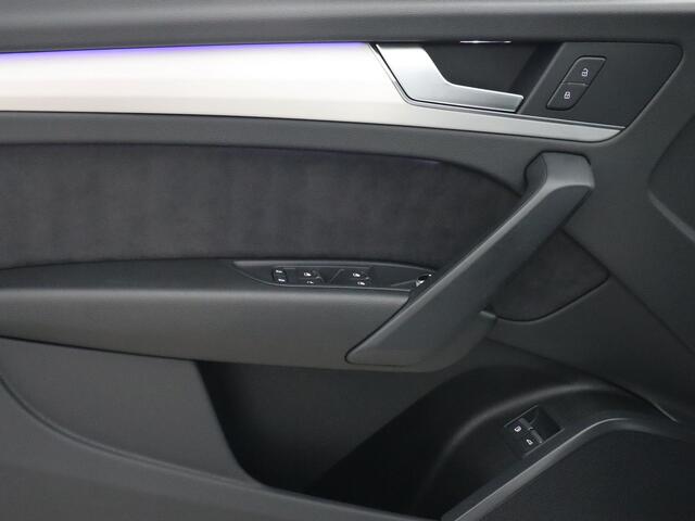 Audi Q5 50 TFSI e Quattro S edition Competition (Black Style / Matrix Led / Camera / Stoelverw. / Elek. achterklep / Carplay)
