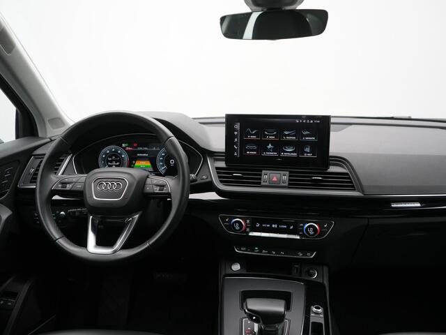 Audi Q5 50 TFSI e quattro S Line PHEV 300pk Dealer O.H | Trekhaak Af Fabriek | 360 Camera | Adaptive Cruise | Head Up | Lederen Stoelen Memory & Verwarmd | Blis | Keyless | Navigatie | Virtual | DAB | 19"L.M | Plug In Hybrid |