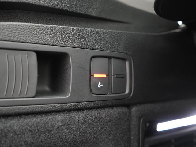 Audi Q5 50 TFSI e quattro S Line PHEV 300pk Dealer O.H | Trekhaak Af Fabriek | 360 Camera | Adaptive Cruise | Head Up | Lederen Stoelen Memory & Verwarmd | Blis | Keyless | Navigatie | Virtual | DAB | 19"L.M | Plug In Hybrid |