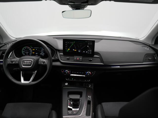 Audi Q5 50 TFSI e quattro Advanced edition PHEV 300pk Dealer O.H | Adaptive Cruise | Camera | BLIS | Apple Carplay | Alcantara Sportstoelen Verwarmd | Sfeerverlichting | Navigatie | Virtual | DAB | 18" L.M | Plug In Hybrid |